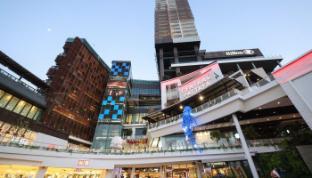 the globe hotel bar and restaurant