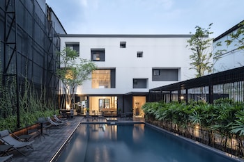 lilit bang lumphu hotel