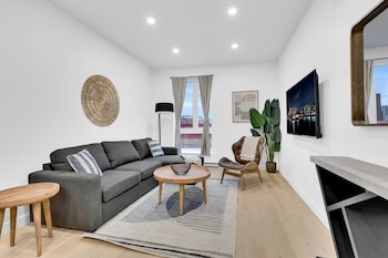 deluxe suites downtown montreal