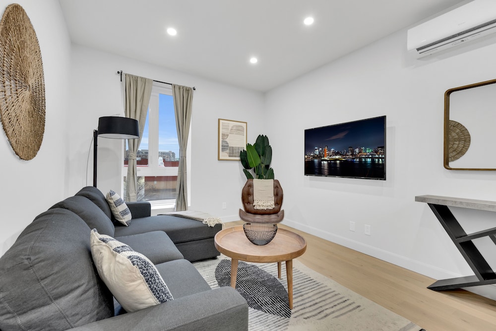 deluxe suites downtown montreal