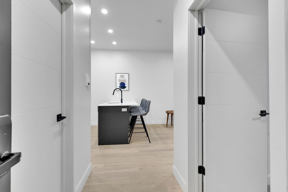 deluxe suites downtown montreal