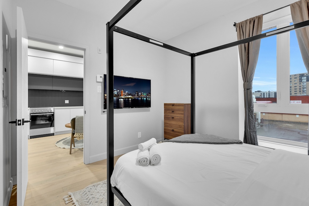 deluxe suites downtown montreal