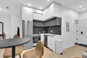 deluxe suites downtown montreal