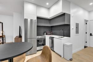 deluxe suites downtown montreal