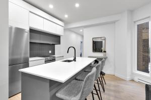 deluxe suites downtown montreal