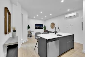 deluxe suites downtown montreal