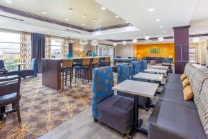 La Quinta Inn & Suites By Wyndham Gonzales Tx,Luling>>Gonzales,3 star