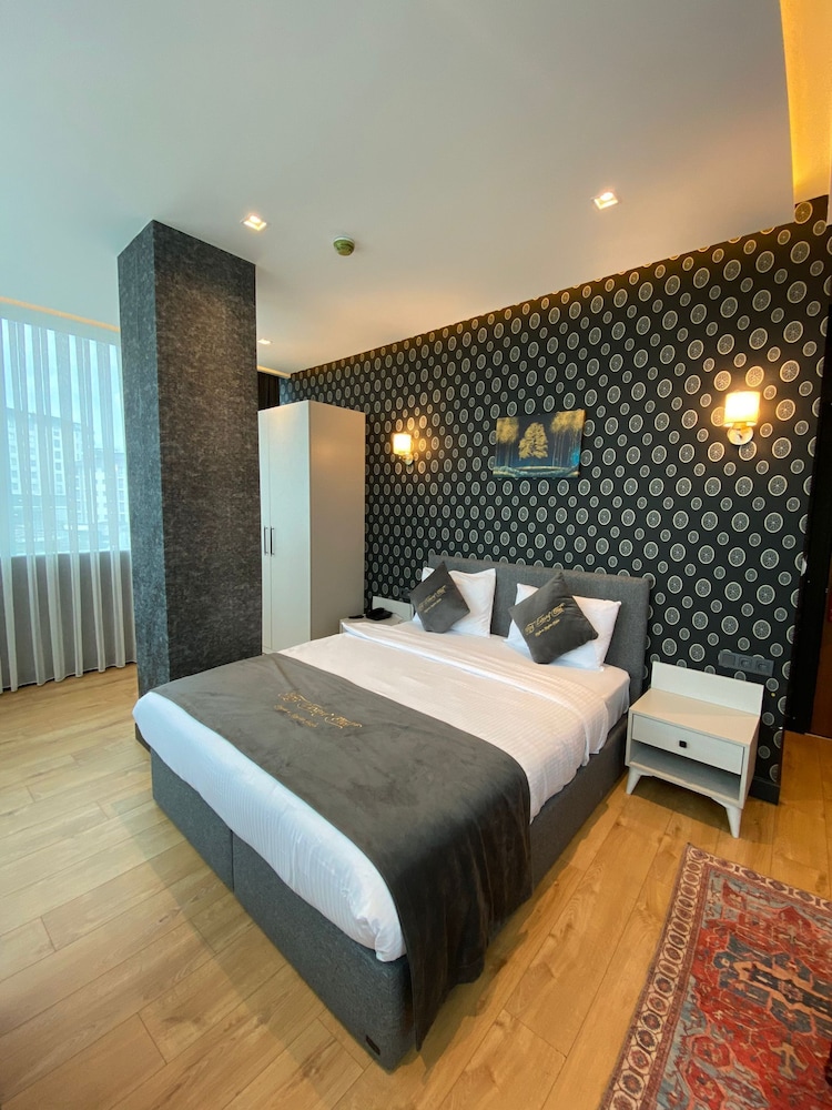 hmz luxury hotel