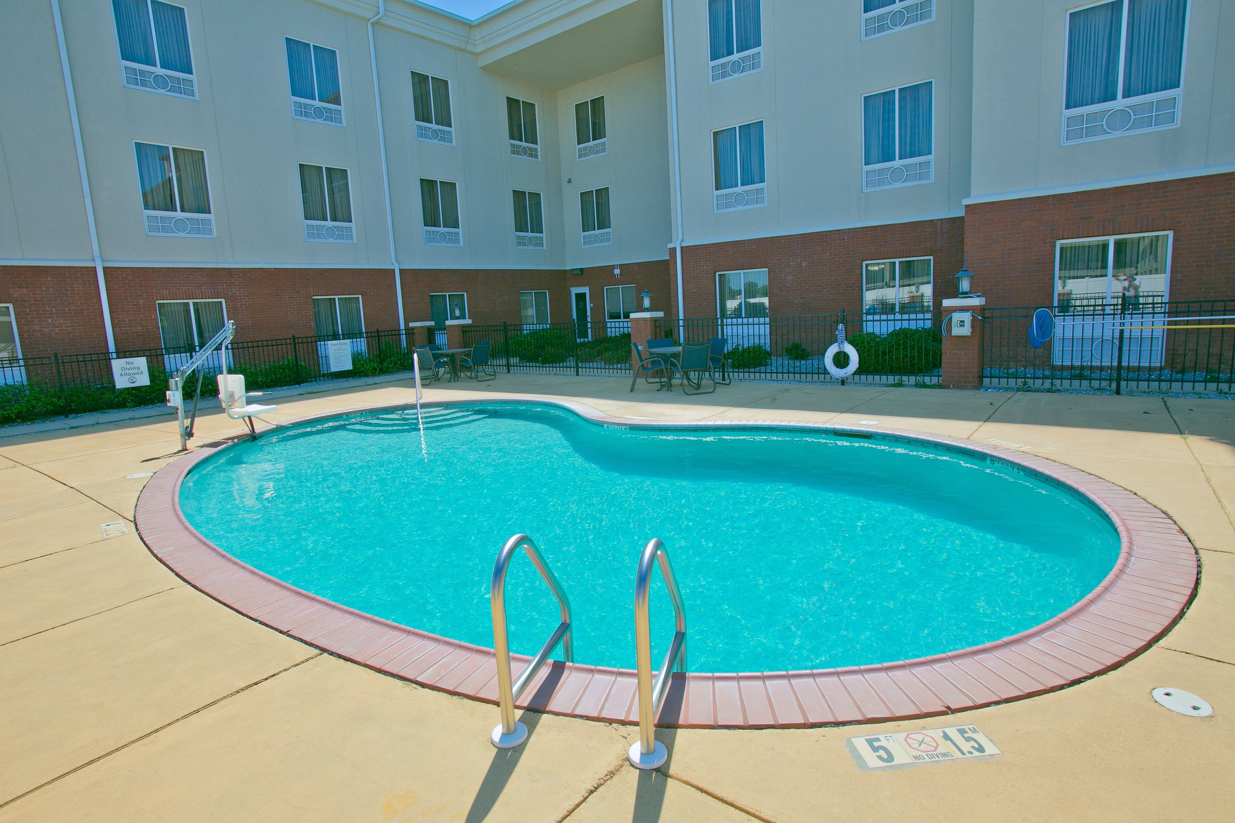 holiday inn express hotel and suites brookhaven by ihg