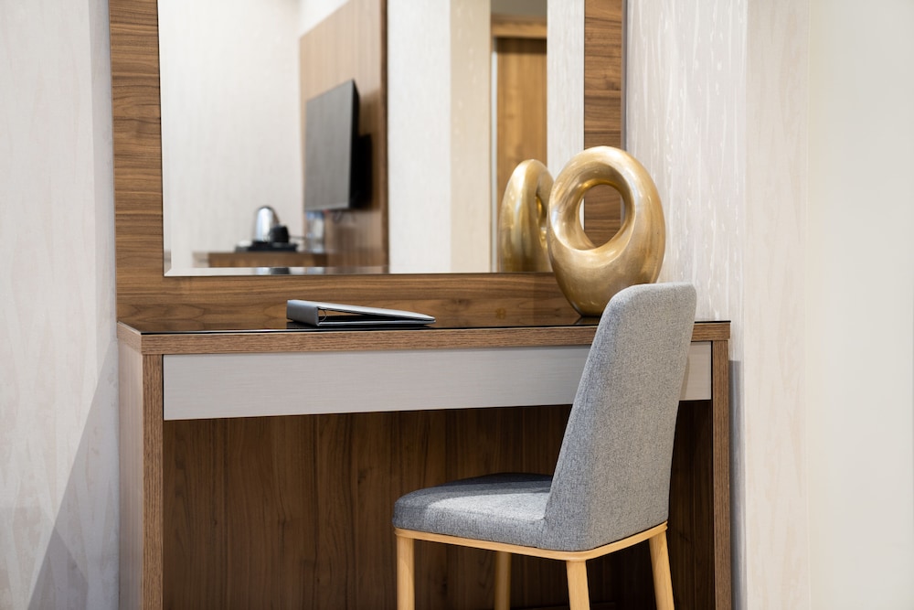 sarwat park hotel jeddah