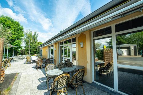 logis hotel le relais du parisis