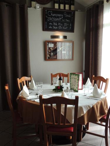 logis hotel le relais du parisis