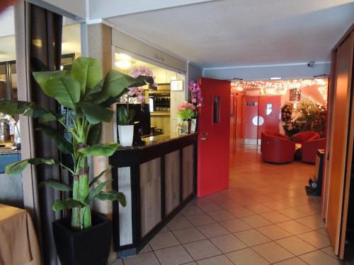 logis hotel le relais du parisis