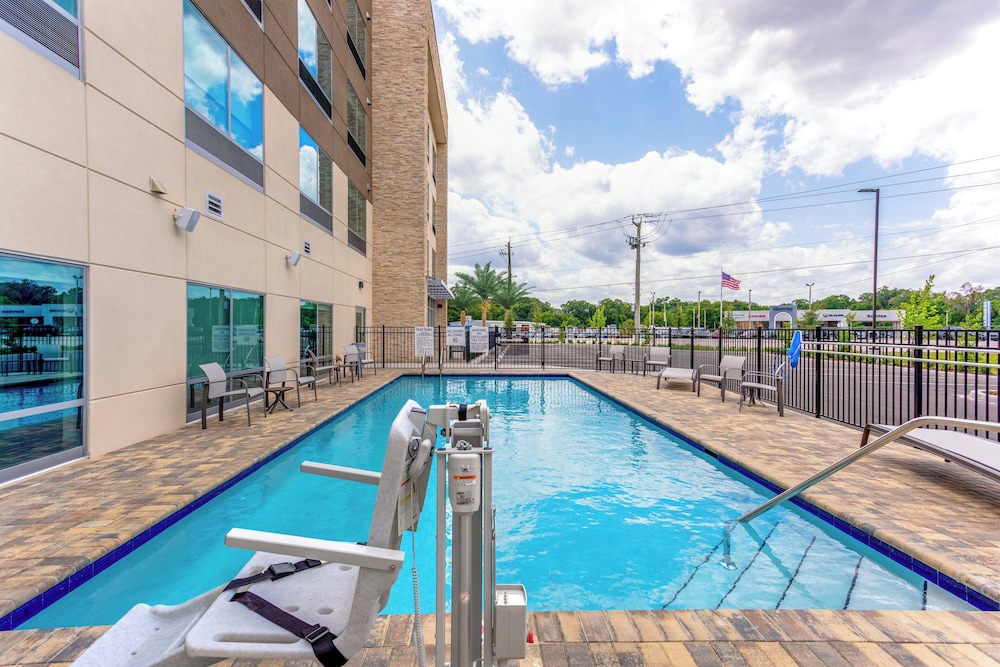 holiday inn express starke an ihg hotel
