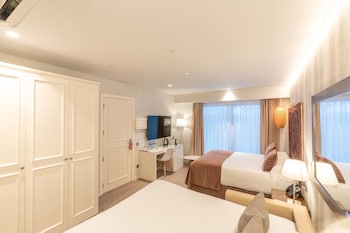 serennia fira gran via exclusive rooms