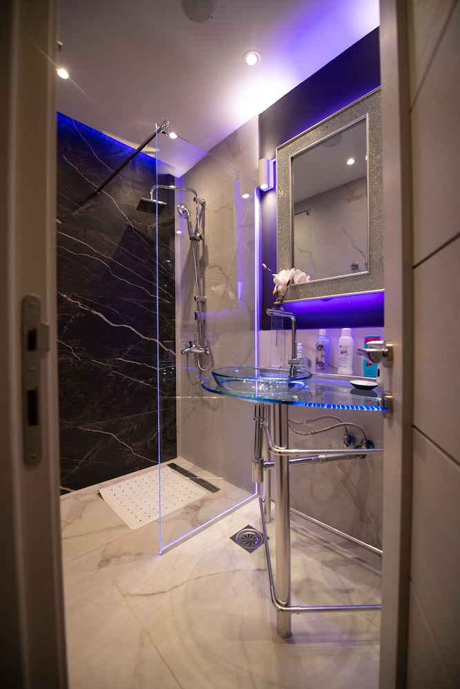 aurora lux spa
