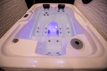 aurora lux spa