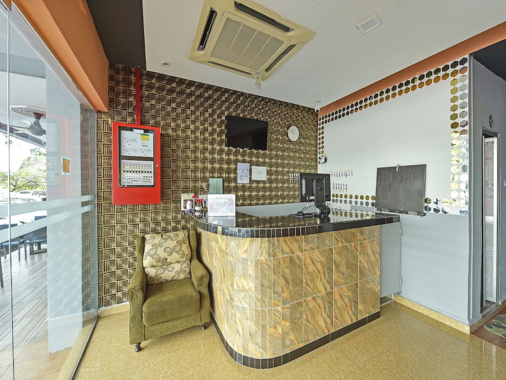 oyo 90703 hotel rim global