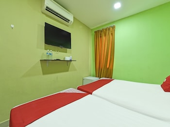 oyo 90703 hotel rim global