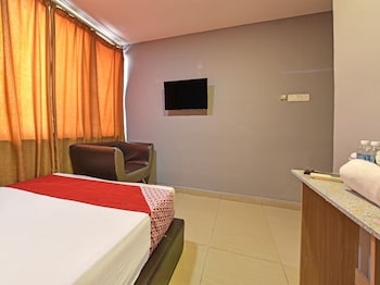 oyo 90703 hotel rim global