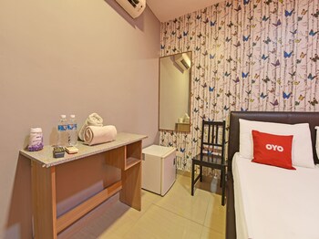 oyo 90703 hotel rim global