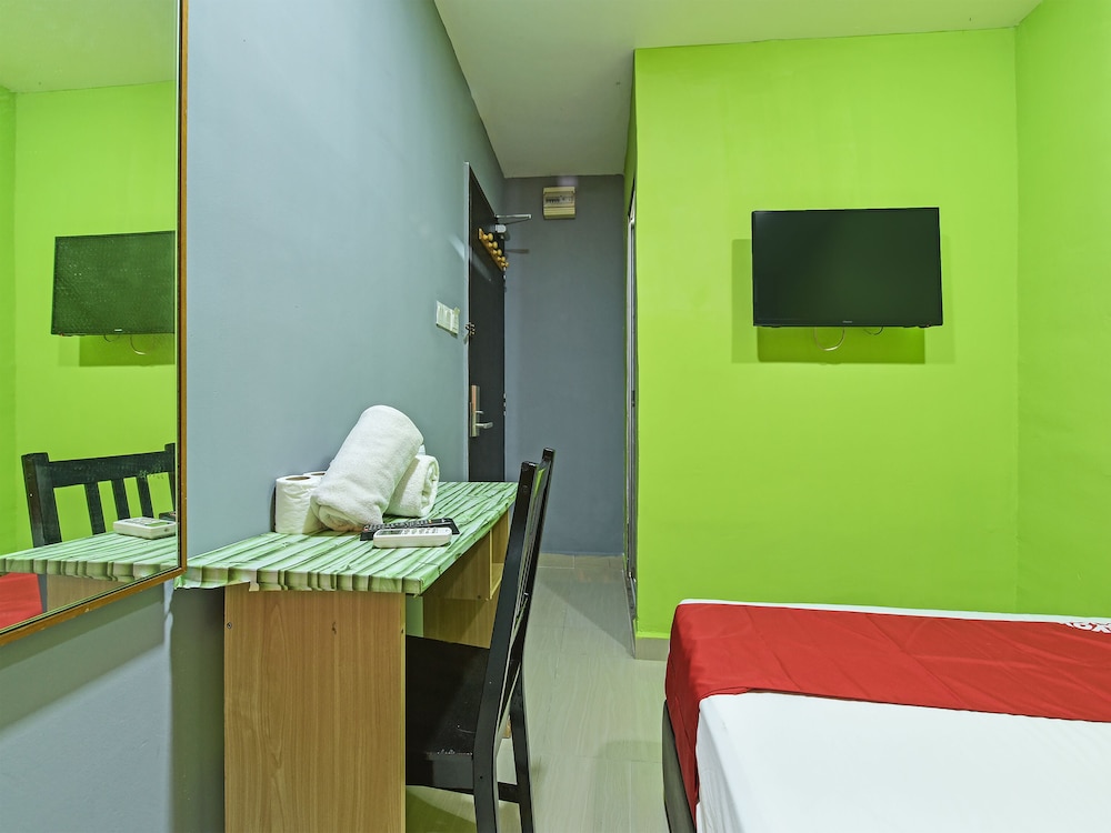 oyo 90703 hotel rim global