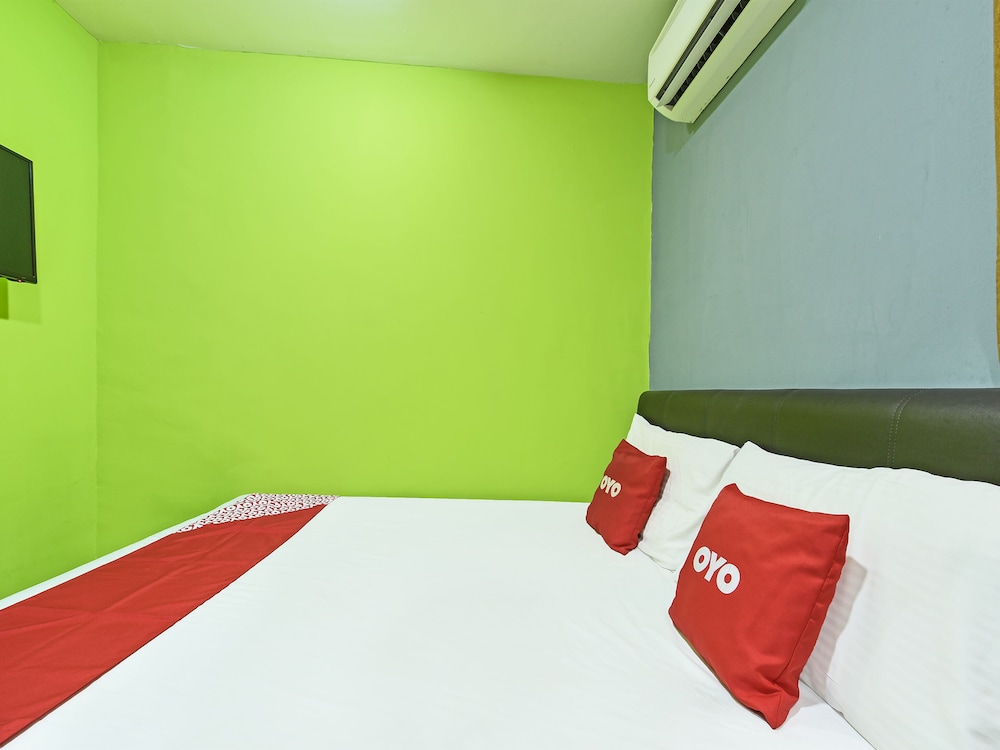 oyo 90703 hotel rim global