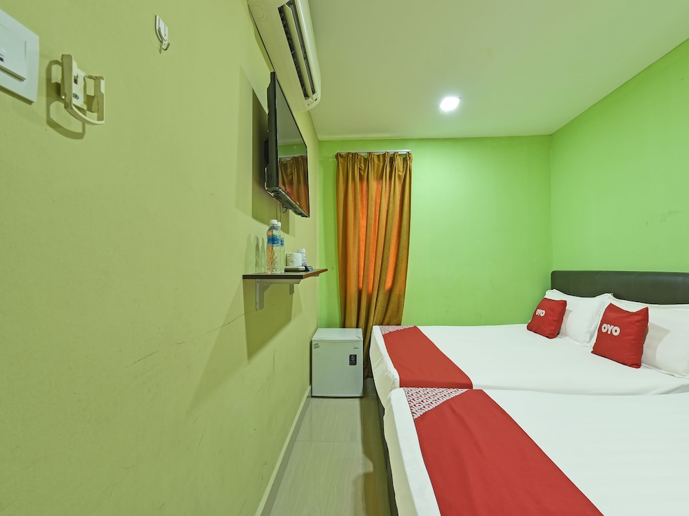 oyo 90703 hotel rim global