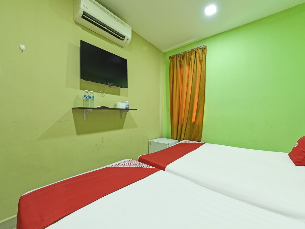 oyo 90703 hotel rim global