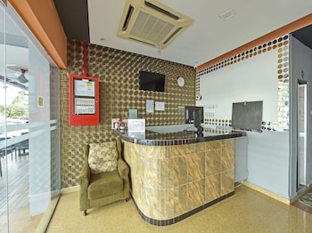oyo 90703 hotel rim global