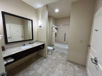 comfort inn and suites