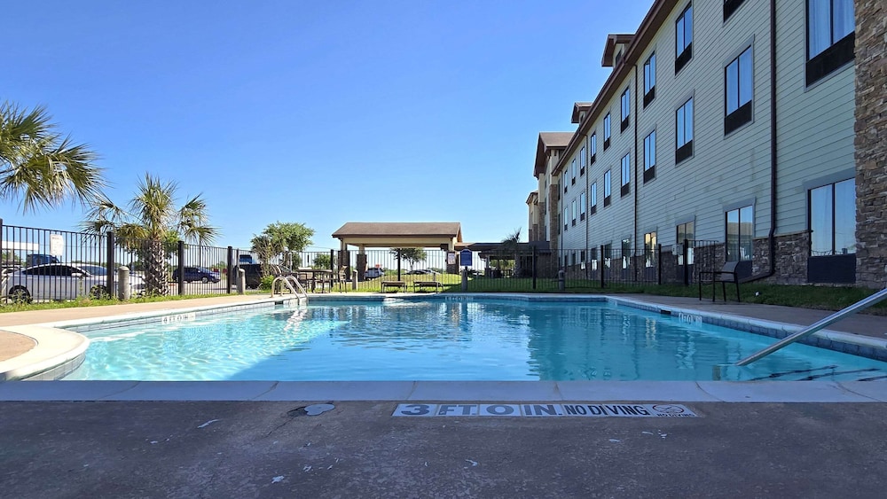 comfort inn and suites