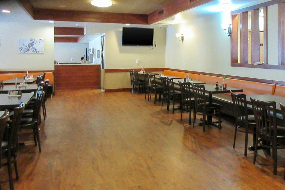 clarion hotel and suites