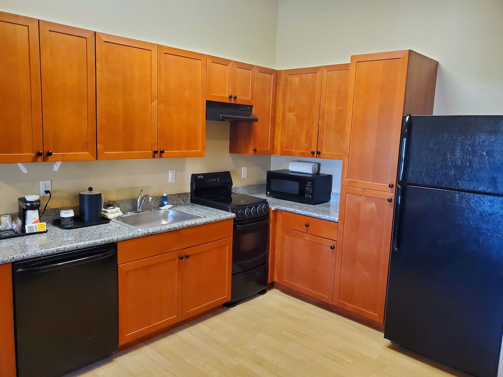 clarion hotel and suites