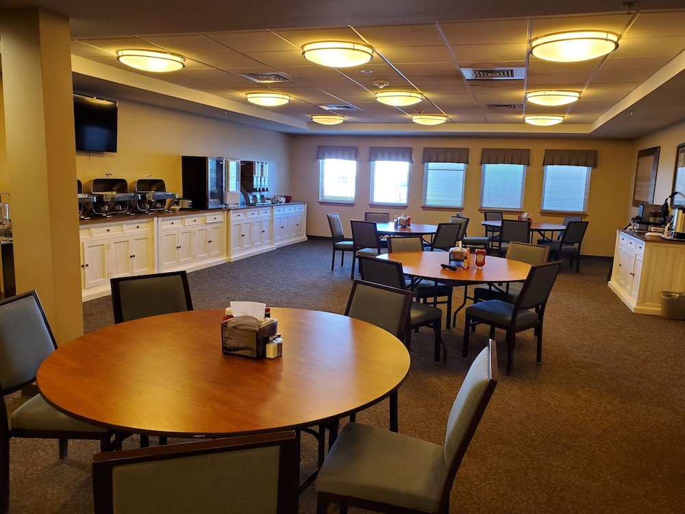 clarion hotel and suites
