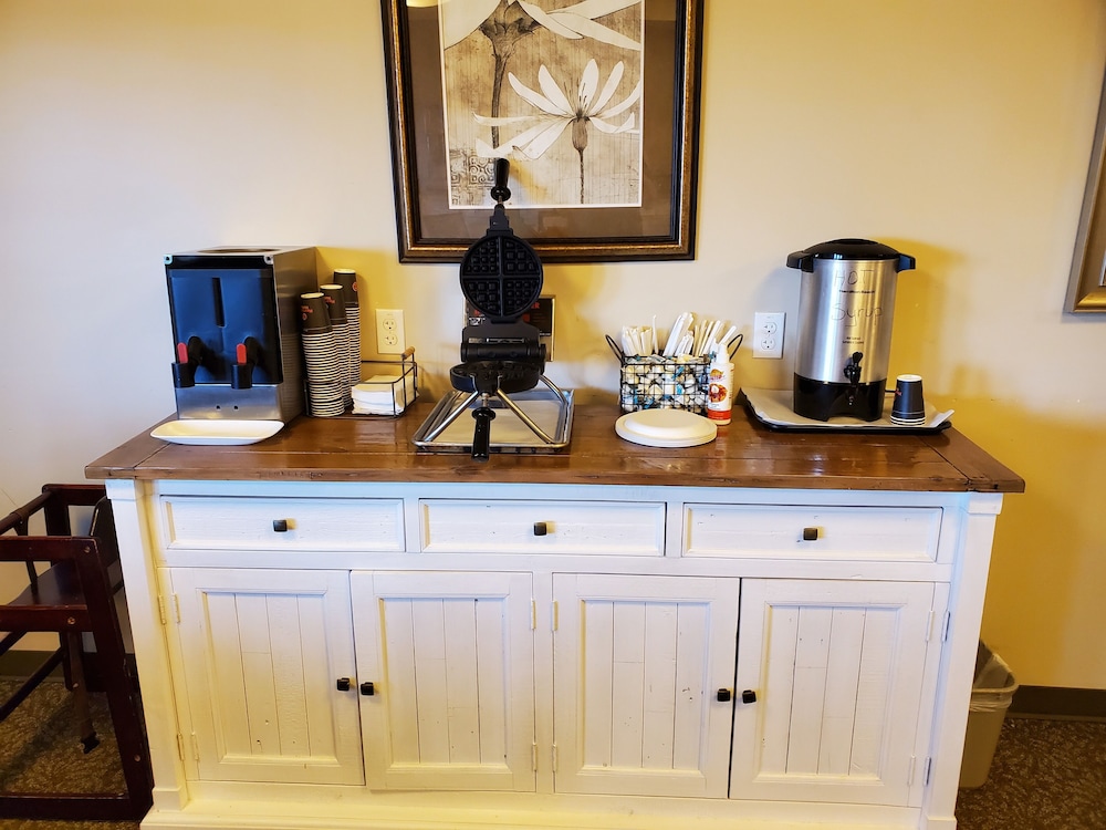 clarion hotel and suites