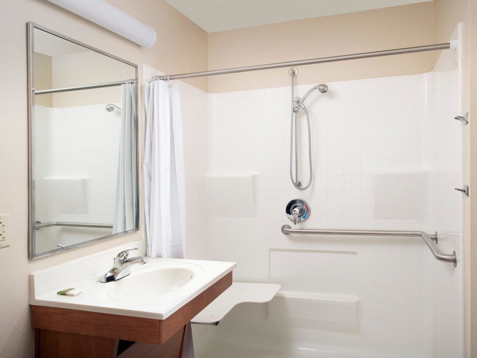 extended stay america select suites cleveland airport