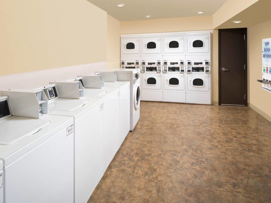 extended stay america select suites cleveland airport