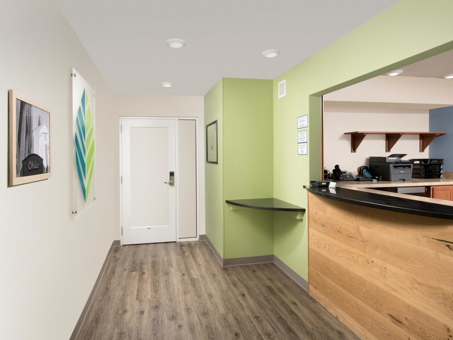 extended stay america select suites cleveland airport