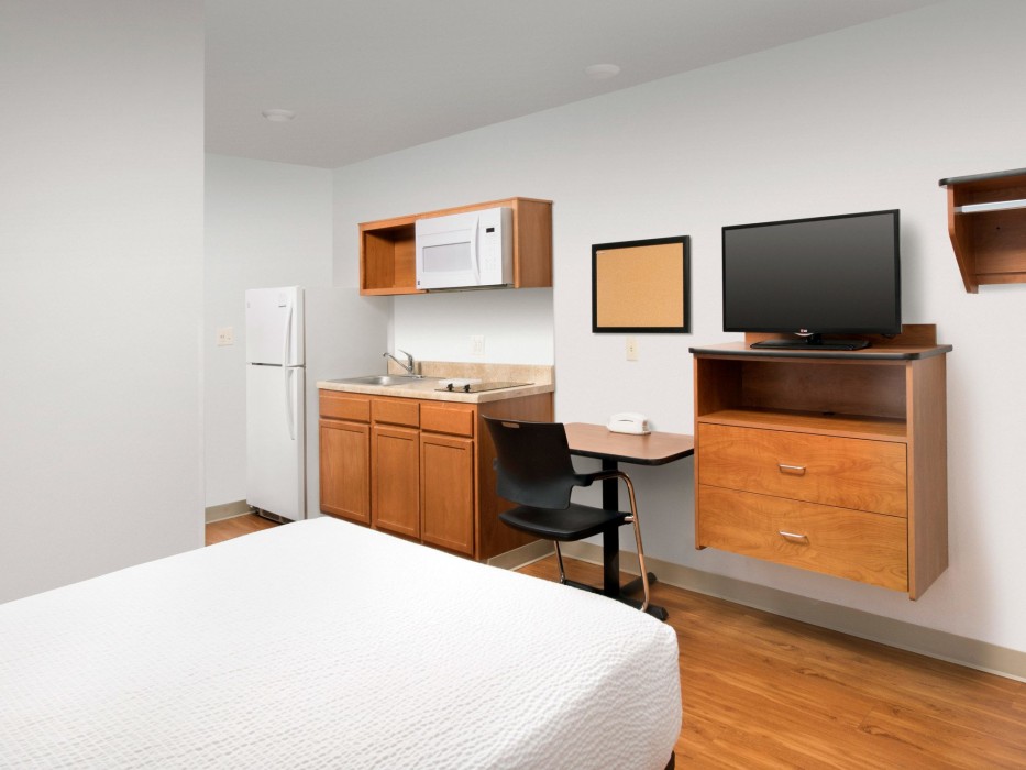 extended stay america select suites cleveland airport