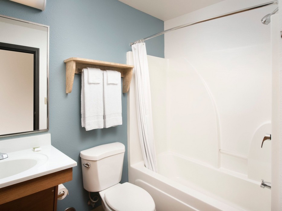 extended stay america select suites cleveland airport