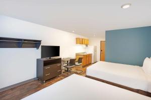 extended stay america select suites cleveland airport