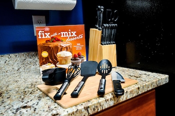 amazin lrg 3 bed house w king bed