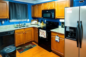 amazin lrg 3 bed house w king bed