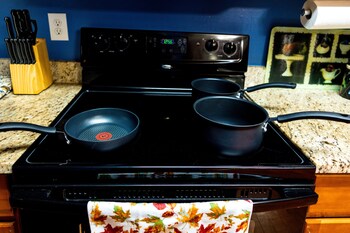 amazin lrg 3 bed house w king bed