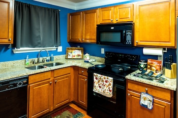 amazin lrg 3 bed house w king bed