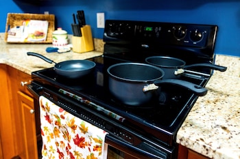 amazin lrg 3 bed house w king bed