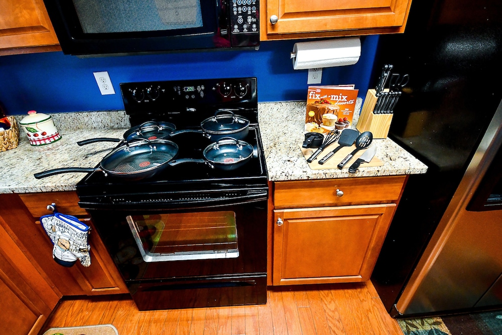 amazin lrg 3 bed house w king bed