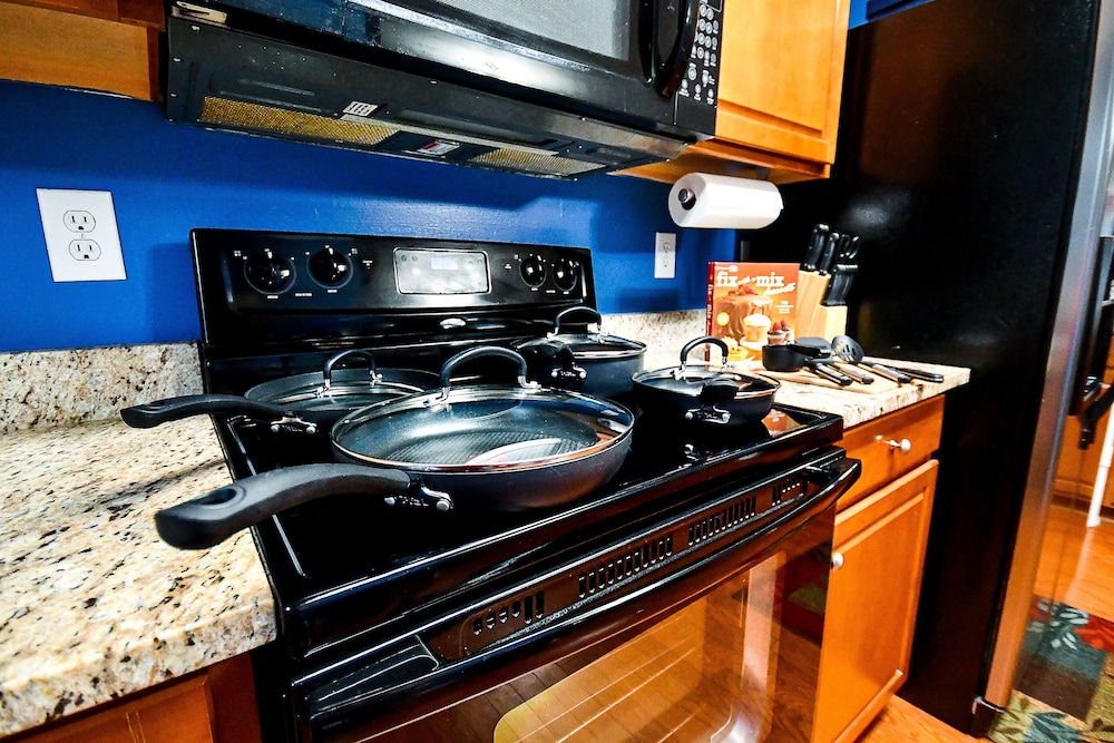 amazin lrg 3 bed house w king bed