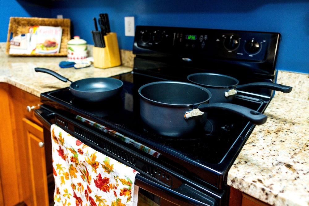 amazin lrg 3 bed house w king bed